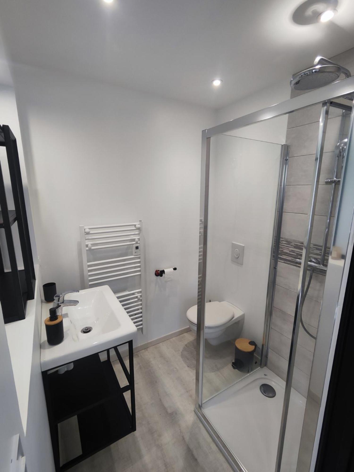 Studio Neuf Situe Au Coeur D'Un Bourg Paisible Pacé 외부 사진