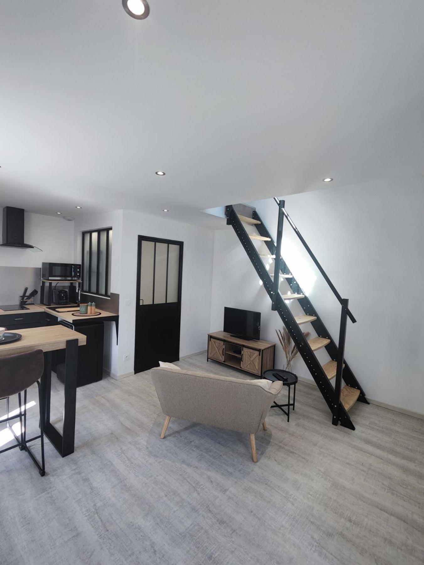 Studio Neuf Situe Au Coeur D'Un Bourg Paisible Pacé 외부 사진
