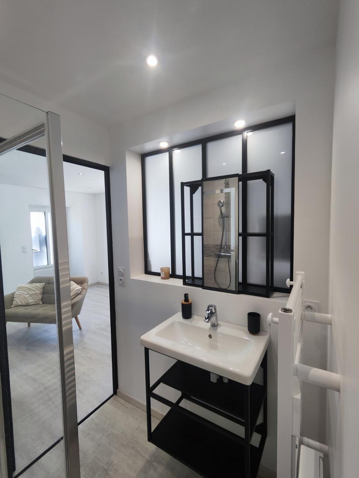 Studio Neuf Situe Au Coeur D'Un Bourg Paisible Pacé 외부 사진